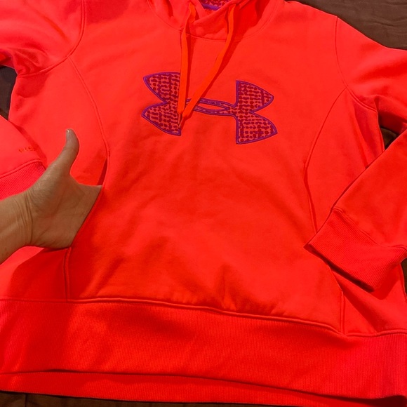 Hoodie by Under Armour Brand. EUC! - Picture 4 of 16